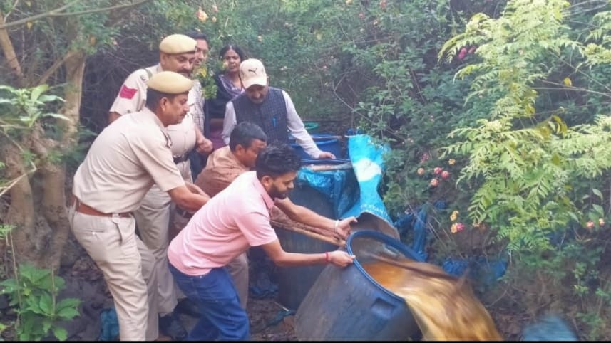 Excise department intensifies action against illicit liquor, 54945 liters seized since April Excise department intensifies action against illicit liquor, 54945 liters seized since April HIMACHAL HEADLINES