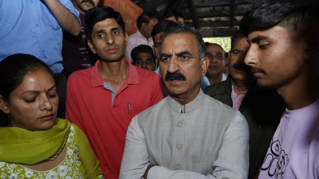 Himachal Government will bear the entire cost of treatment of the victim's daughter: Sukhu Himachal Government will bear the entire cost of treatment of the victim's daughter: Sukhu HIMACHAL HEADLINES