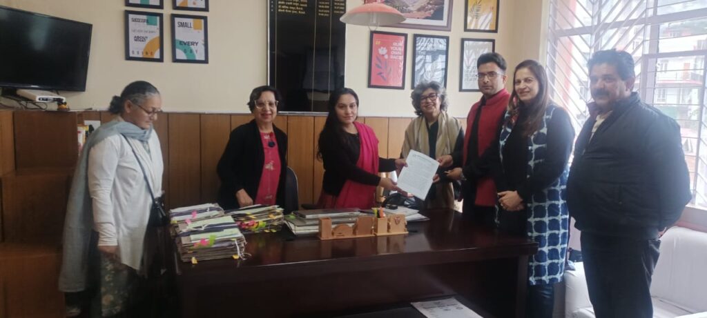 Simla Collective asked for a complete ban on plastic flex banners in the upcoming Lok Sabha elections Simla Collective asked for a complete ban on plastic flex banners in the upcoming Lok Sabha elections HIMACHAL HEADLINES