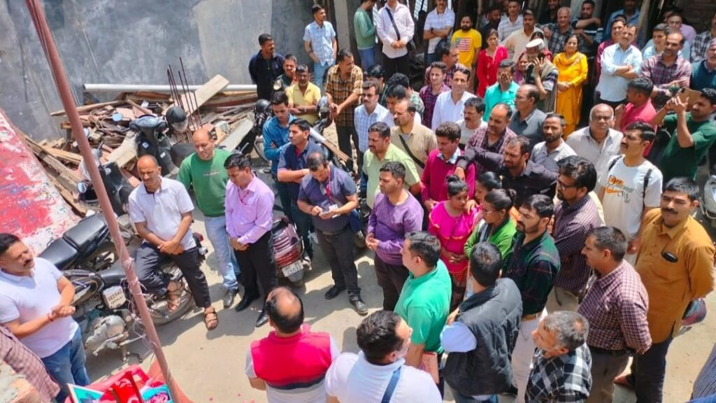 Labor Day is celebrated amidst calls for solidarity & resistance against anti-labor policies Labor Day is celebrated amidst calls for solidarity & resistance against anti-labor policies HIMACHAL HEADLINES