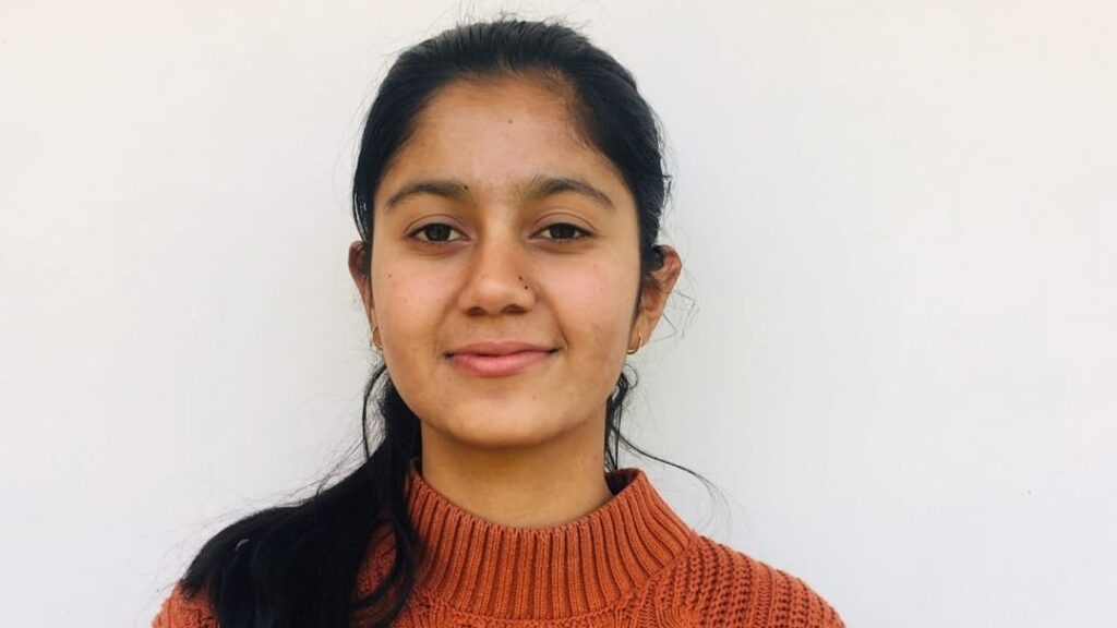 Anjali of Chiog School scored 91 percent marks in the class 12th exam HIMACHAL HEADLINES