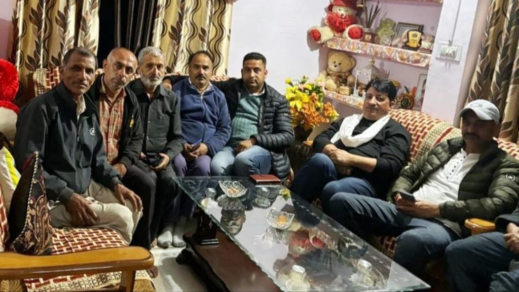 If the Solan-Thund bus service is not reinstated, there will be agitation: Prem Thakur If the Solan-Thund bus service is not reinstated, there will be agitation: Prem Thakur HIMACHAL HEADLINES