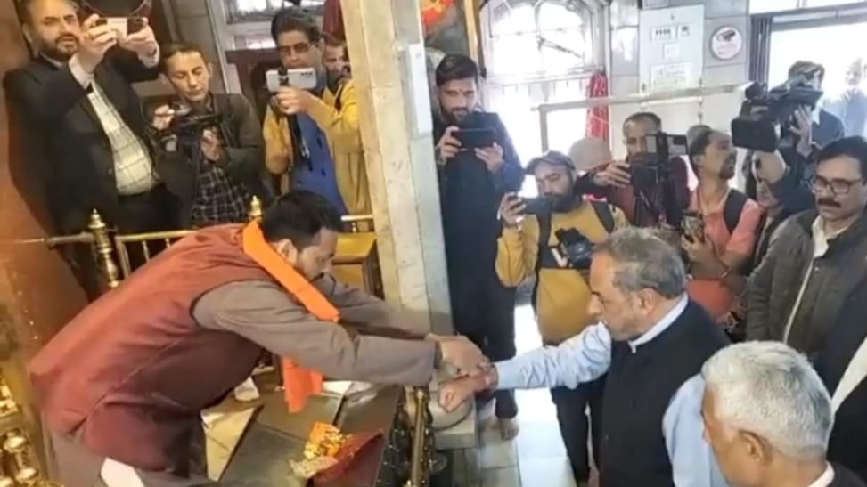 Anand Sharma left for Kangra after taking the blessings of Maa Kalibari in Shimla Anand Sharma left for Kangra after taking the blessings of Maa Kalibari in Shimla HIMACHAL HEADLINES