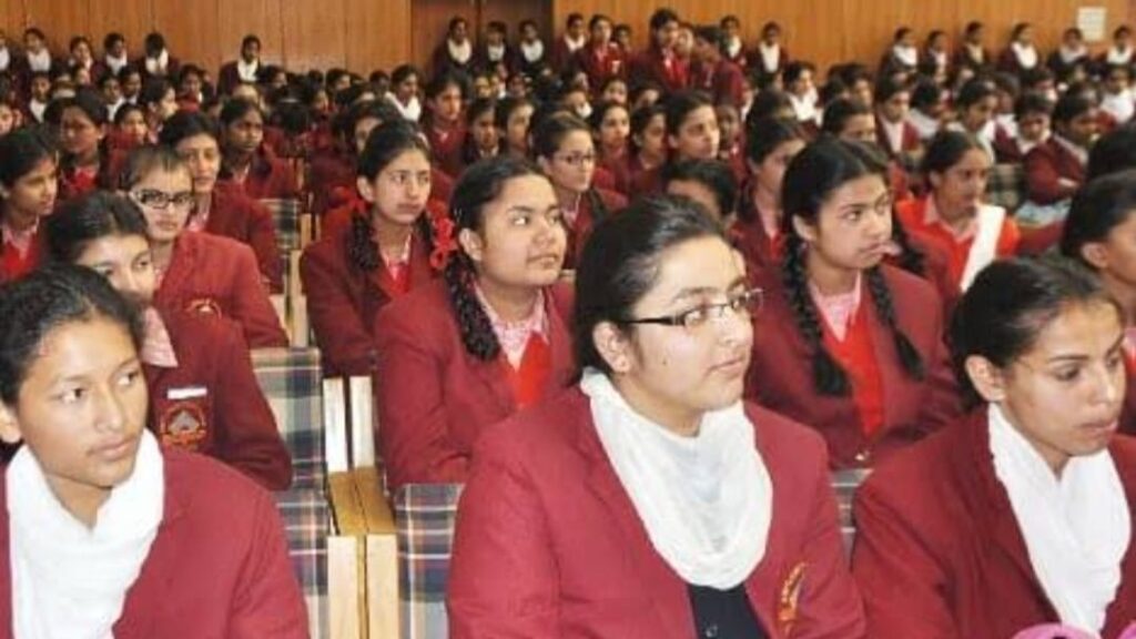 Girls excell boys in Himachal Metriculation Examination Girls excell boys in Himachal Metriculation Examination HIMACHAL HEADLINES