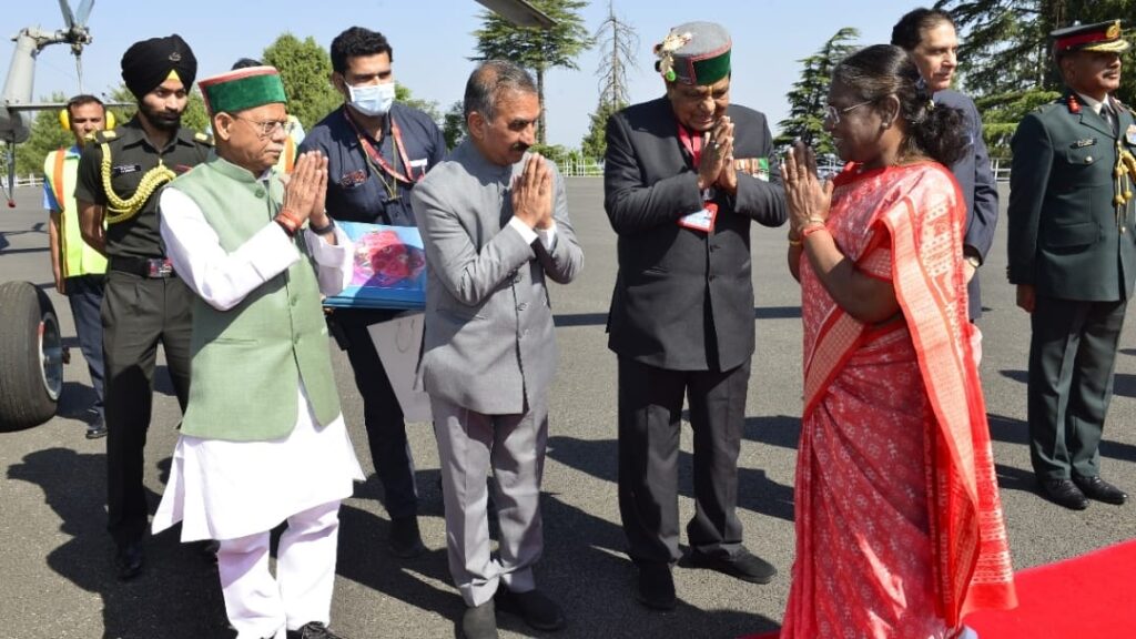 President Murmu given a warm send off President Murmu given a warm send off HIMACHAL HEADLINES