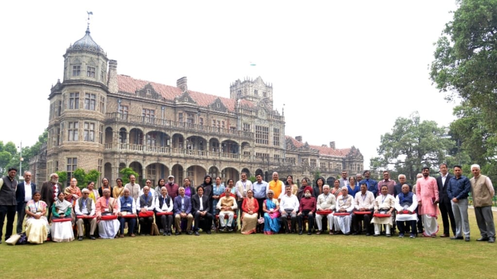 Governor Shukla inaugurates the International Seminar on Maharishi Dayanand HIMACHAL HEADLINES