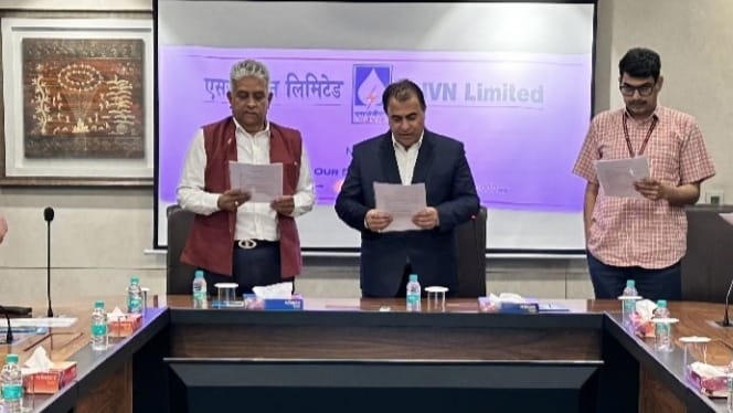 Sh. Sushil Sharma, CMD, SJVN Leads Swachhta Pledge for Employee Commitment to Cleanliness HIMACHAL HEADLINES