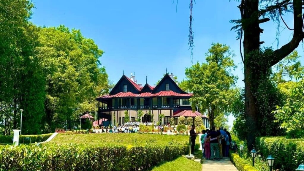 Exploring the Enchanting Tulip Garden at Rashtrapati Niwas, Shimla Exploring the Enchanting Tulip Garden at Rashtrapati Niwas, Shimla HIMACHAL HEADLINES