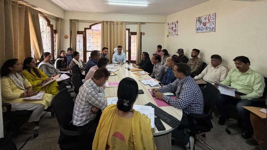 Community should come forward to end HIV and AIDS : Rajiv Kumar Community should come forward to end HIV and AIDS : Rajiv Kumar HIMACHAL HEADLINES