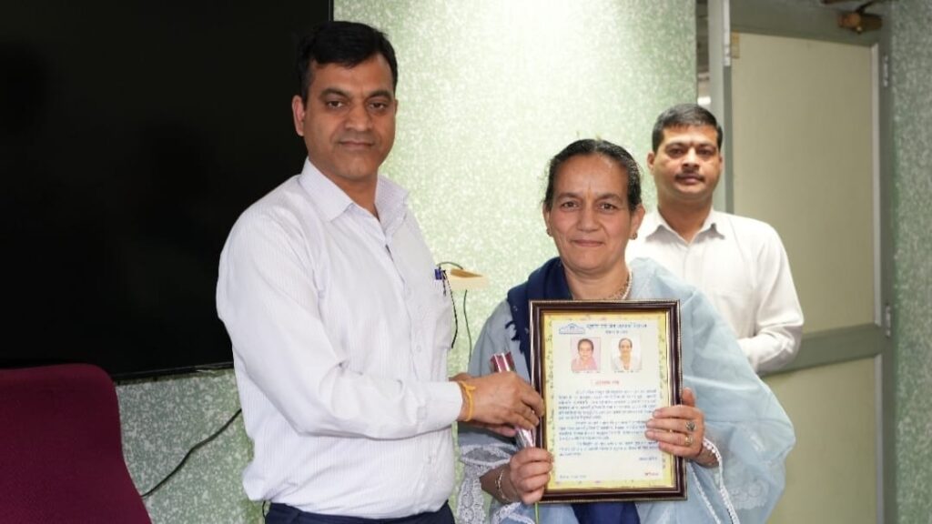 I&PR department bids farewell to Information Officer Geeta Thakur I&PR department bids farewell to Information Officer Geeta Thakur HIMACHAL HEADLINES