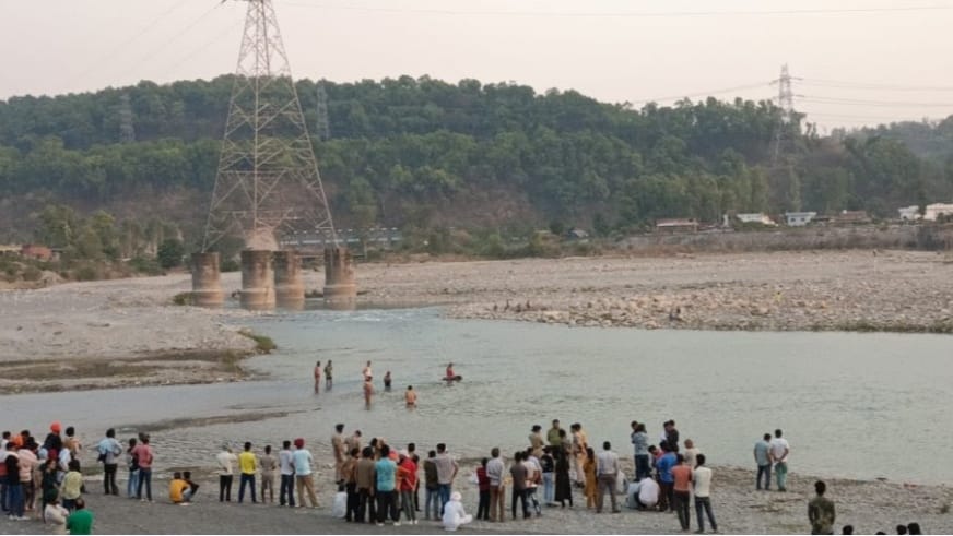 Three tourists died due to drowning in Yamuna river Three tourists died due to drowning in Yamuna river HIMACHAL HEADLINES