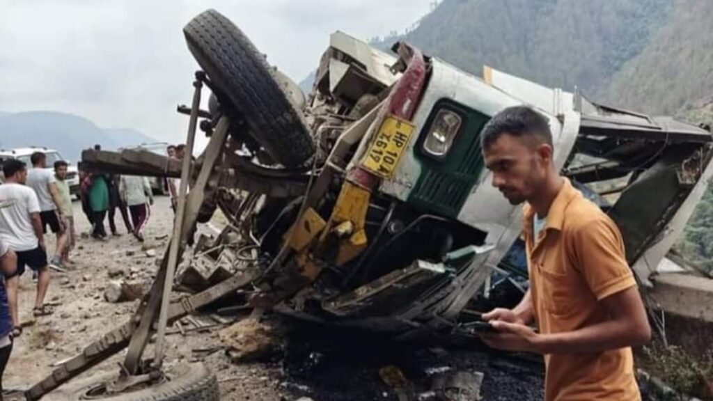 Four Dead and Three Injured as HRTC Bus Plunges into Gorge in Shimla HIMACHAL HEADLINES