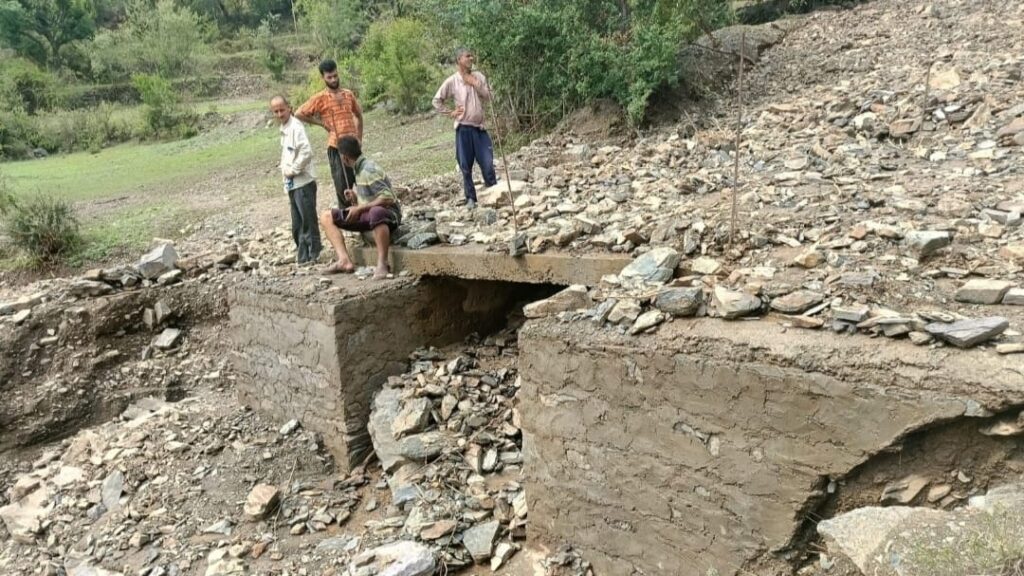 The reason for the flood in Thund Nala is not a stone crusher but a cloud burst: Suresh Thakur The reason for the flood in Thund Nala is not a stone crusher but a cloud burst: Suresh Thakur HIMACHAL HEADLINES