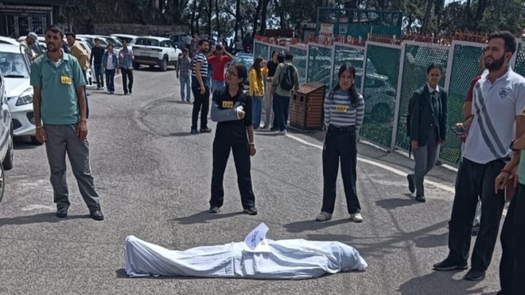 ABVP Himachal Pradesh University unit staged a protest against the rigging in the NET exam ABVP Himachal Pradesh University unit staged a protest against the rigging in the NET exam HIMACHAL HEADLINES