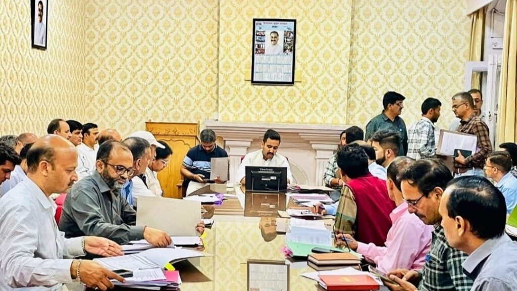 Vikramaditya emphasizes on better road transport services HIMACHAL HEADLINES