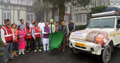 Governor Shukla flags off vehicles with relief material HIMACHAL HEADLINES