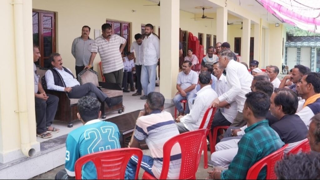 A delegation of Pong Dam Fishermen Association met the Chief Minister Sukhu HIMACHAL HEADLINES