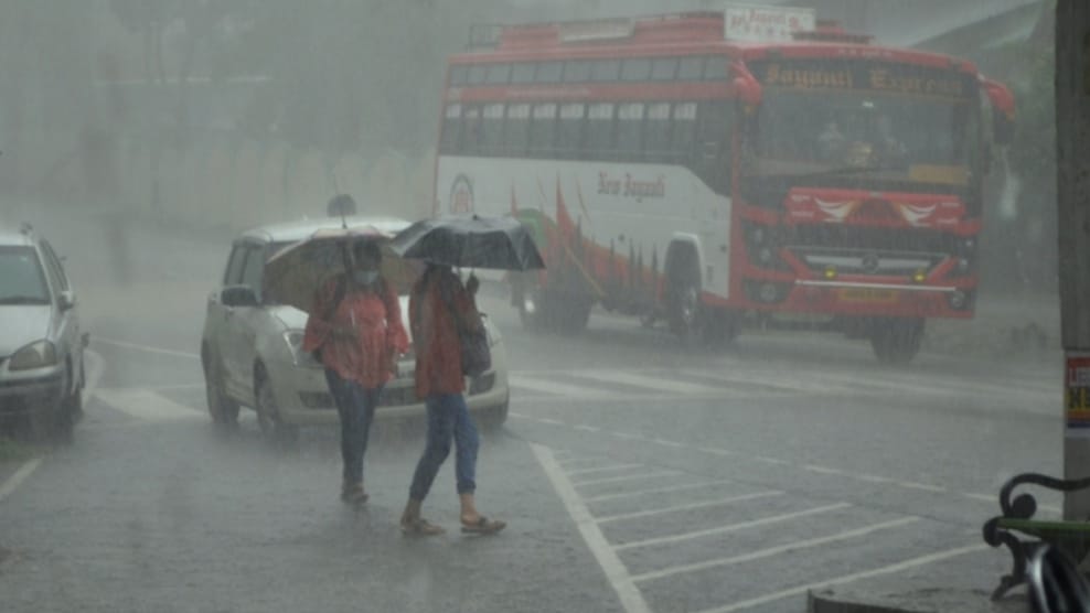 Torrential rains hit Himachal, yellow alert for upcoming days Torrential rains hit Himachal, yellow alert for upcoming days HIMACHAL HEADLINES