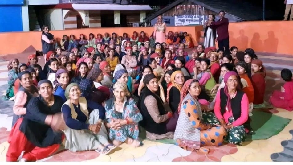 Women in Himachal Pradesh Village Enforce Alcohol Ban at Social Events Women in Himachal Pradesh Village Enforce Alcohol Ban at Social Events HIMACHAL HEADLINES