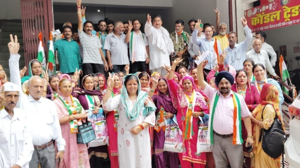 Hoshiyar Singh should explain why he did not distribute salary among the public: Kamlesh HIMACHAL HEADLINES