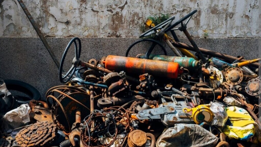 Himachal to Scrap 15-Year-Old Vehicles, 12 Centers to Open Statewide Himachal to Scrap 15-Year-Old Vehicles, 12 Centers to Open Statewide HIMACHAL HEADLINES