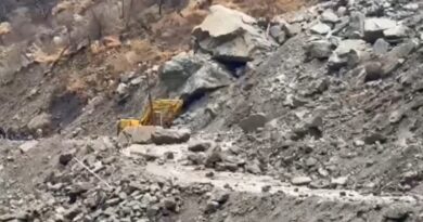 NH-5 Night Traffic Closed Due to Landslide Danger at Nigulsari HIMACHAL HEADLINES