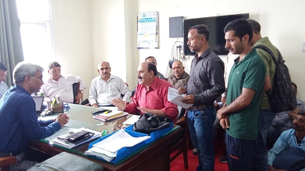 A delegation of Kisan Sabha met the National Highway Authority of India A delegation of Kisan Sabha met the National Highway Authority of India HIMACHAL HEADLINES