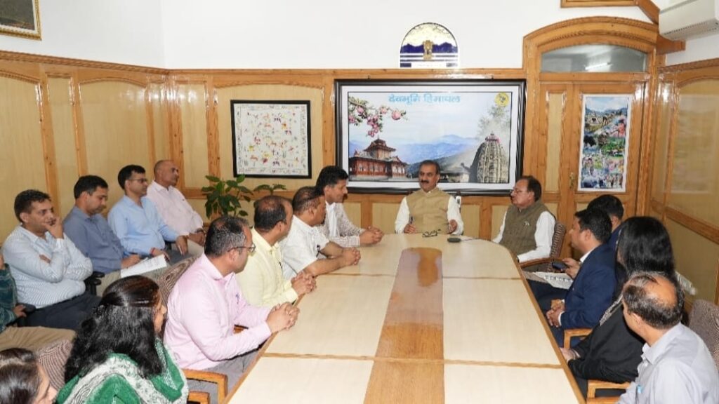 Himachal Pradesh Administrative Services Officers call on CM Sukhu HIMACHAL HEADLINES