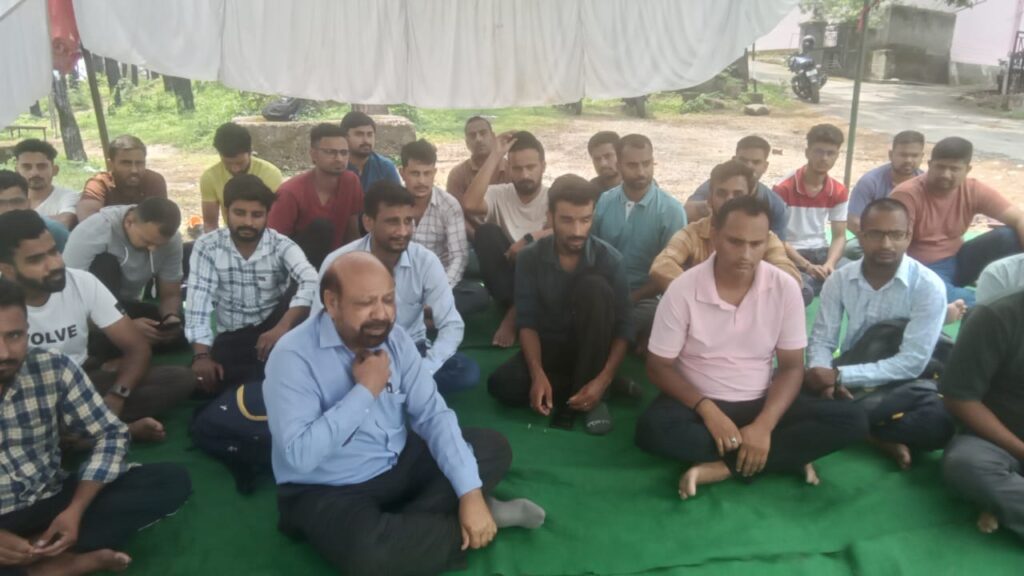 CPM supports Junior Office Assistant Protest, Demands Immediate Exam Result Declaration HIMACHAL HEADLINES