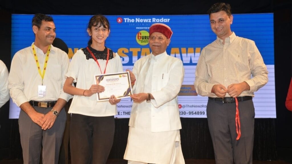 Guv Shukla presents Shining Star Awards to students Guv Shukla presents Shining Star Awards to students HIMACHAL HEADLINES
