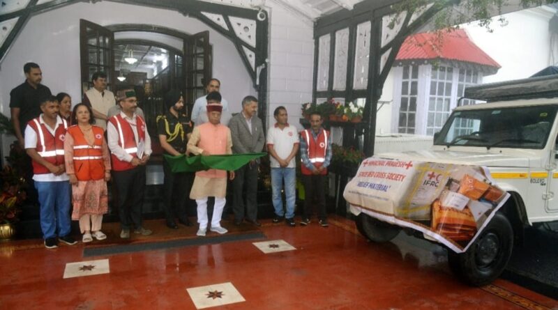 Governor Shukla flags off vehicles with relief material to Kullu HIMACHAL HEADLINES