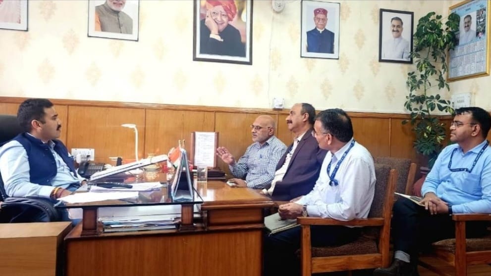 Vikramaditya urges quick approval of key projects and swift road repairs HIMACHAL HEADLINES