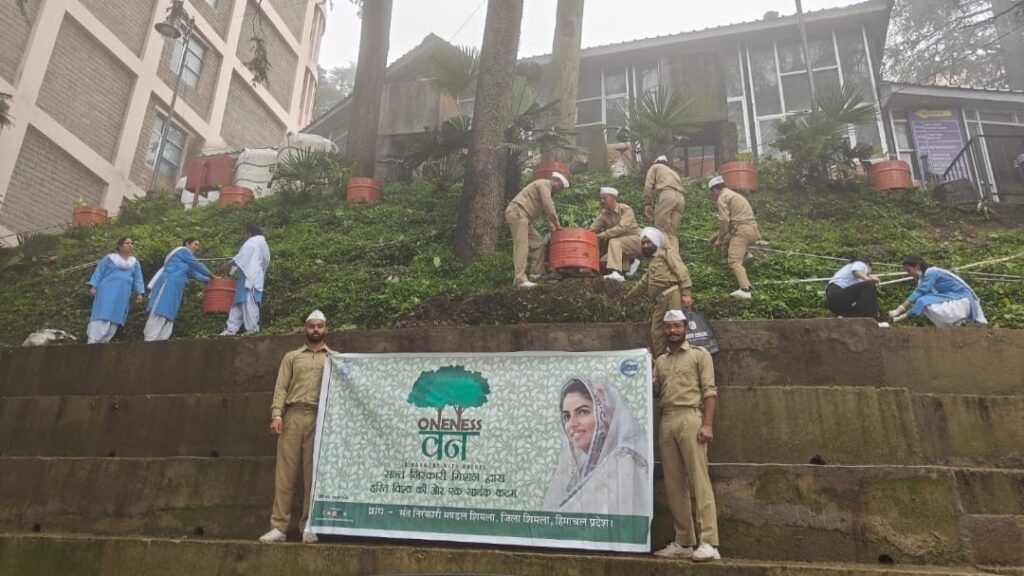 Tree plantation program was organized today at Kamla Nehru Hospital in Shimla by the Nirankari Mission HIMACHAL HEADLINES