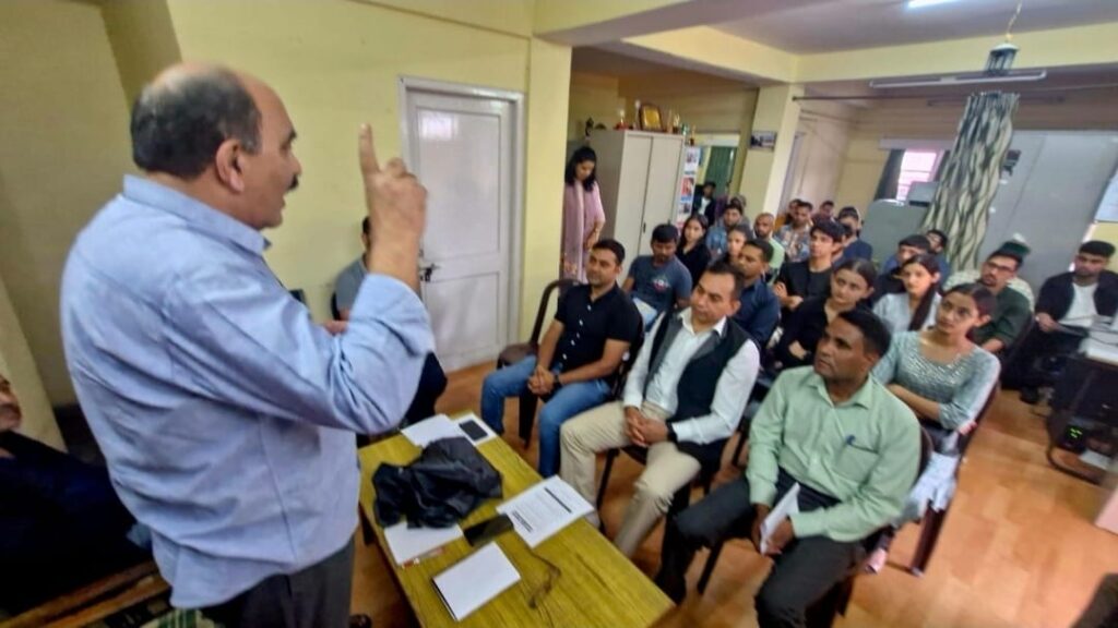 On International Youth Day, the Himachal Gyan Vigyan Samiti leadership engaged with youth across the state HIMACHAL HEADLINES