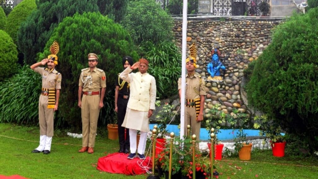 Governor Shukla hoists National Flag in Raj Bhavan HIMACHAL HEADLINES