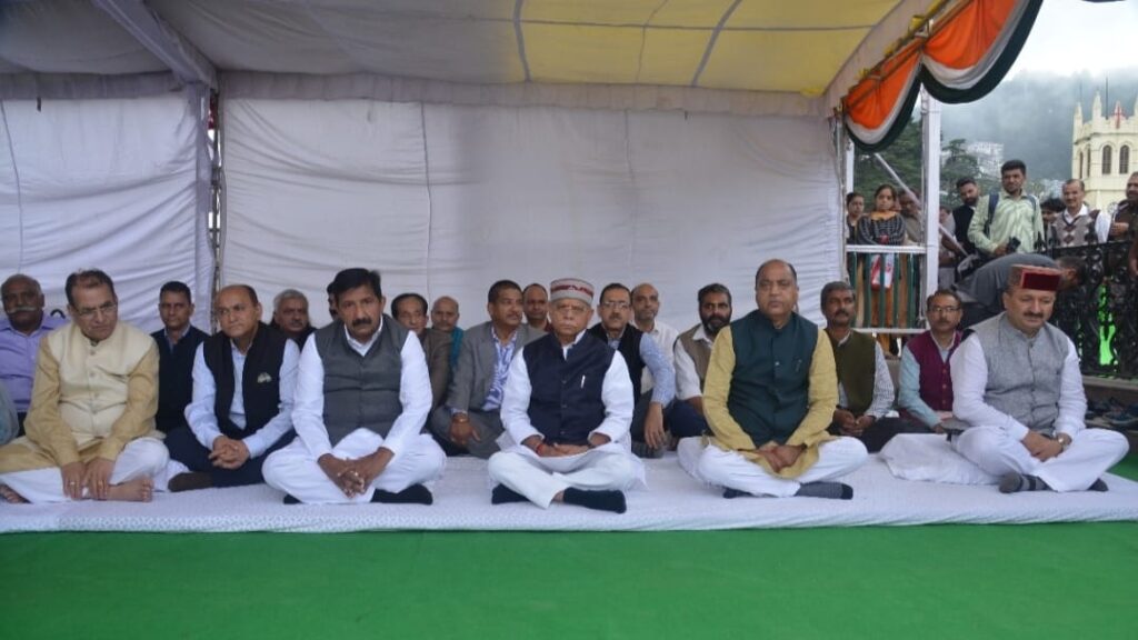 Governor Shukla pays tribute to Atal Bihari Vajpayee on his death anniversary Governor Shukla pays tribute to Atal Bihari Vajpayee on his death anniversary HIMACHAL HEADLINES