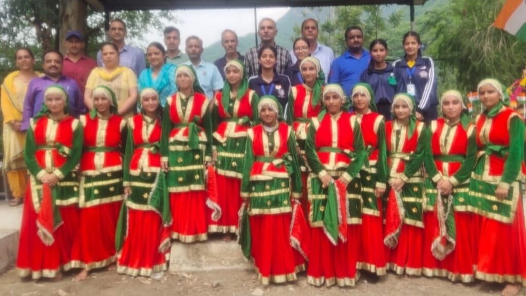 Independence Day was celebrated with great enthusiasm in Dadgi School Independence Day was celebrated with great enthusiasm in Dadgi School HIMACHAL HEADLINES