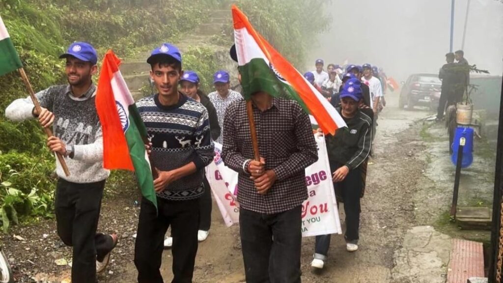 Students of Chail Koti College took out a tricolor march Students of Chail Koti College took out a tricolor march HIMACHAL HEADLINES