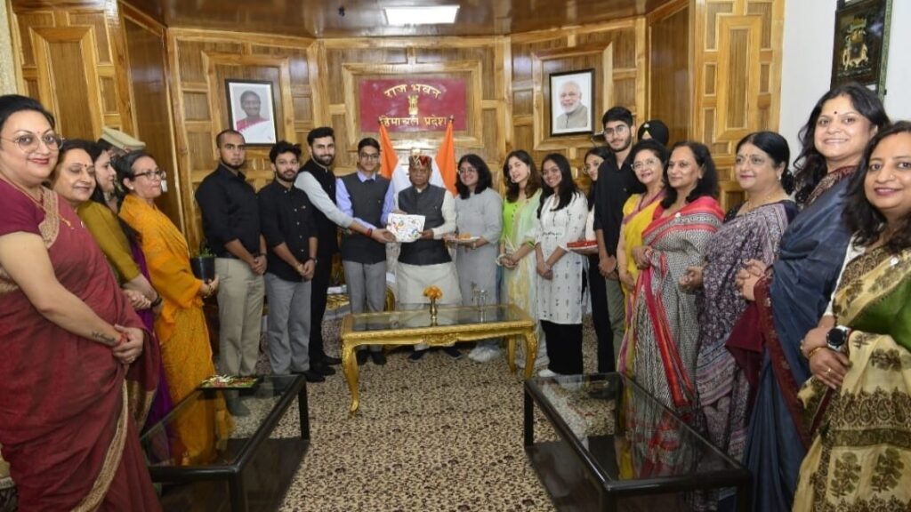 Members of various organizations celebrate Raksha Bandhan with Governor Members of various organizations celebrate Raksha Bandhan with Governor HIMACHAL HEADLINES