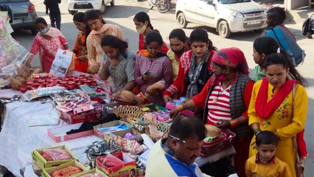 Rakhi festival remained dull due to BhadrakaalMother Lakshmi tied Rakhi to King Bali for the first time HIMACHAL HEADLINES