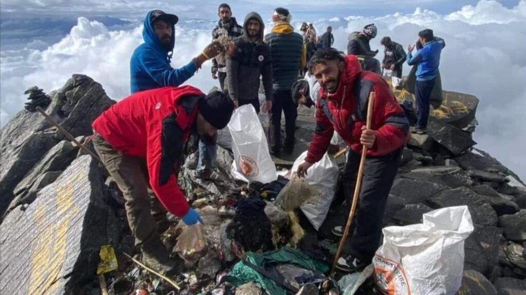 Shrikhand Mahadev Yatra: A Sacred Journey Marred by Environmental Neglect HIMACHAL HEADLINES