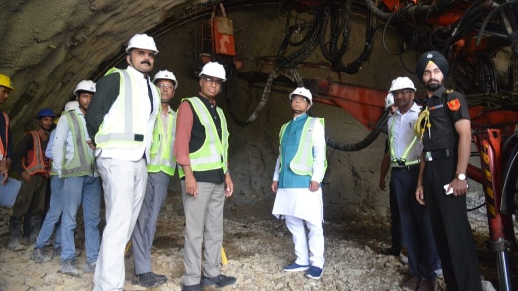 Governor Shukla visits Shungal Tunnel at Kaithlighat HIMACHAL HEADLINES