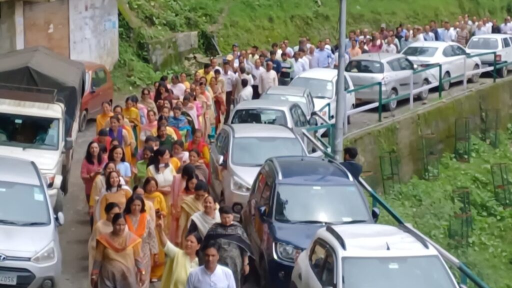 Protest Rally by Himachal Pradesh University Non-Teaching Staff Against Administration HIMACHAL HEADLINES