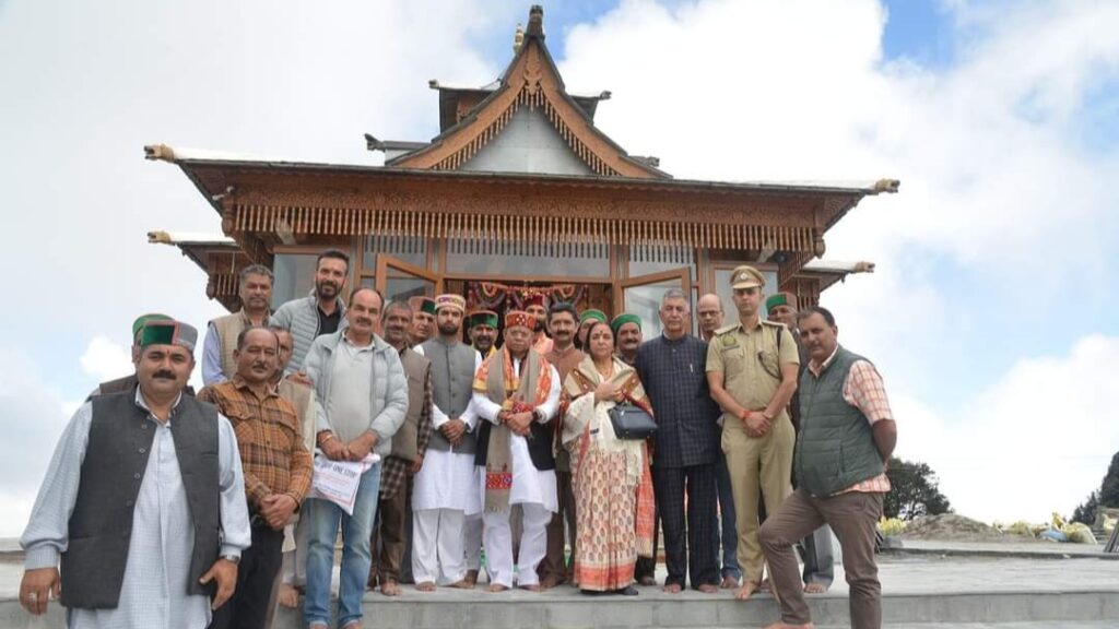 Governor Shukla visits Hatu temple and planted tree HIMACHAL HEADLINES