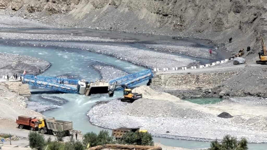 Chichong bridge on NH 505 Spiti collapsed, traffic diverted to Kiyamon bridge HIMACHAL HEADLINES