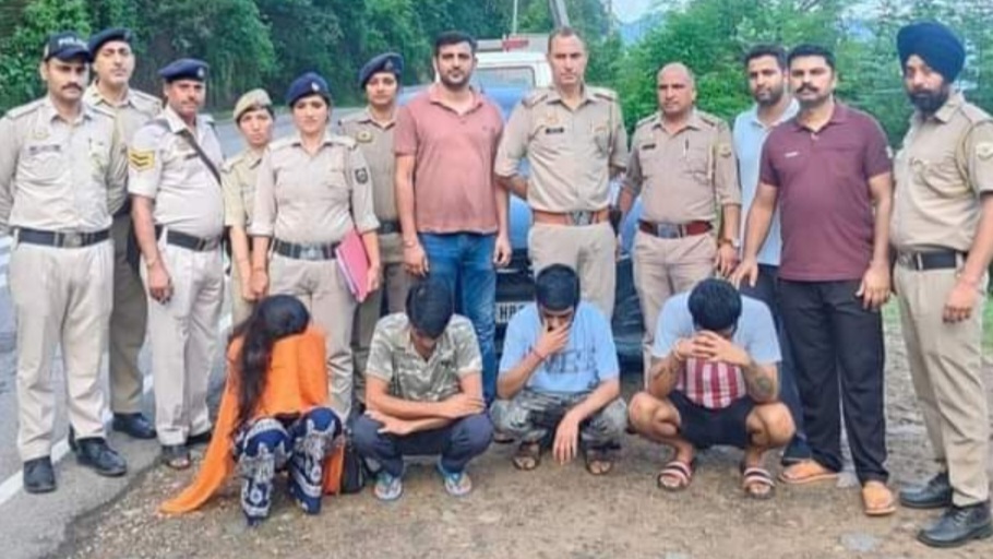 30.52 grams of chitta seized from a car in Bilaspur 30.52 grams of chitta seized from a car in Bilaspur HIMACHAL HEADLINES