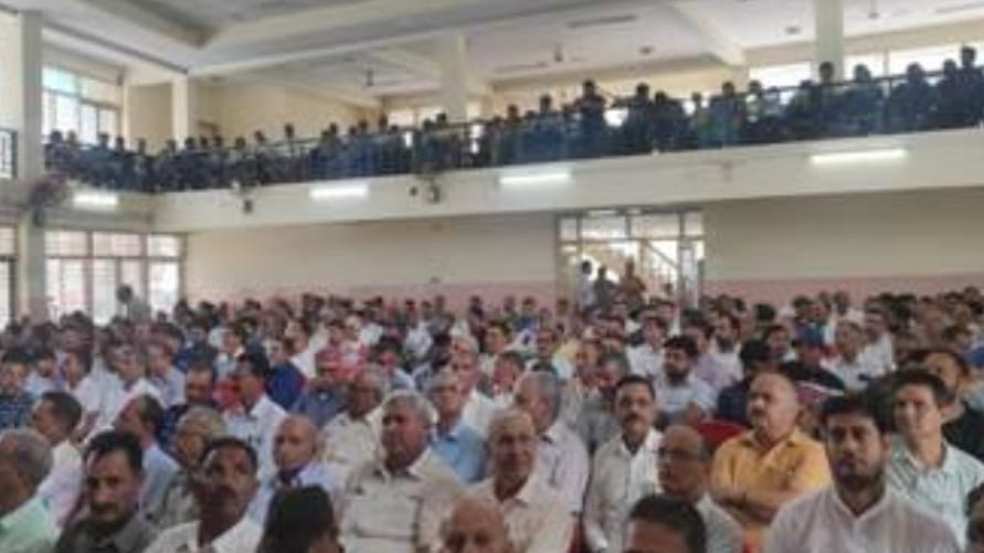 HPSEB Employees Union Raises Alarm Over Financial Crisis, Smart Meters, and Pension Reforms HPSEB Employees Union Raises Alarm Over Financial Crisis, Smart Meters, and Pension Reforms HIMACHAL HEADLINES