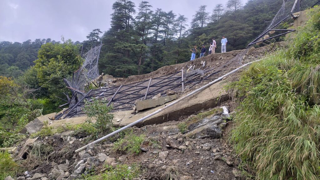 Heavy rains cause structural damage in Shimla’s Sanjauli HIMACHAL HEADLINES