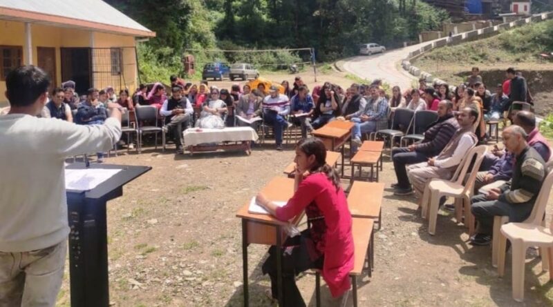 There should be pride and not shame in speaking Hindi language. Dr. Deepshikha There should be pride and not shame in speaking Hindi language. Dr. Deepshikha HIMACHAL HEADLINES