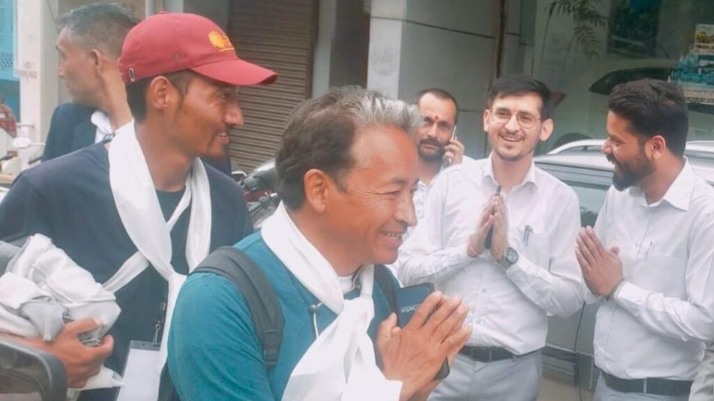 Sonam Wangchuk’s Himalayan March Set to Enter Mandi: A Call for Environmental Conservation HIMACHAL HEADLINES